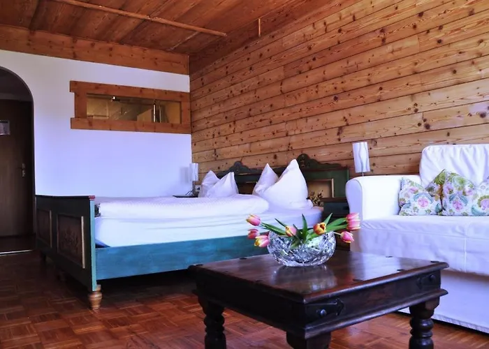 Hirsch Inn *